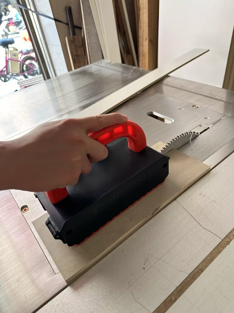 Blocco di spinta regolabile pe - Woodworking Bandsaw recensione e prezzo